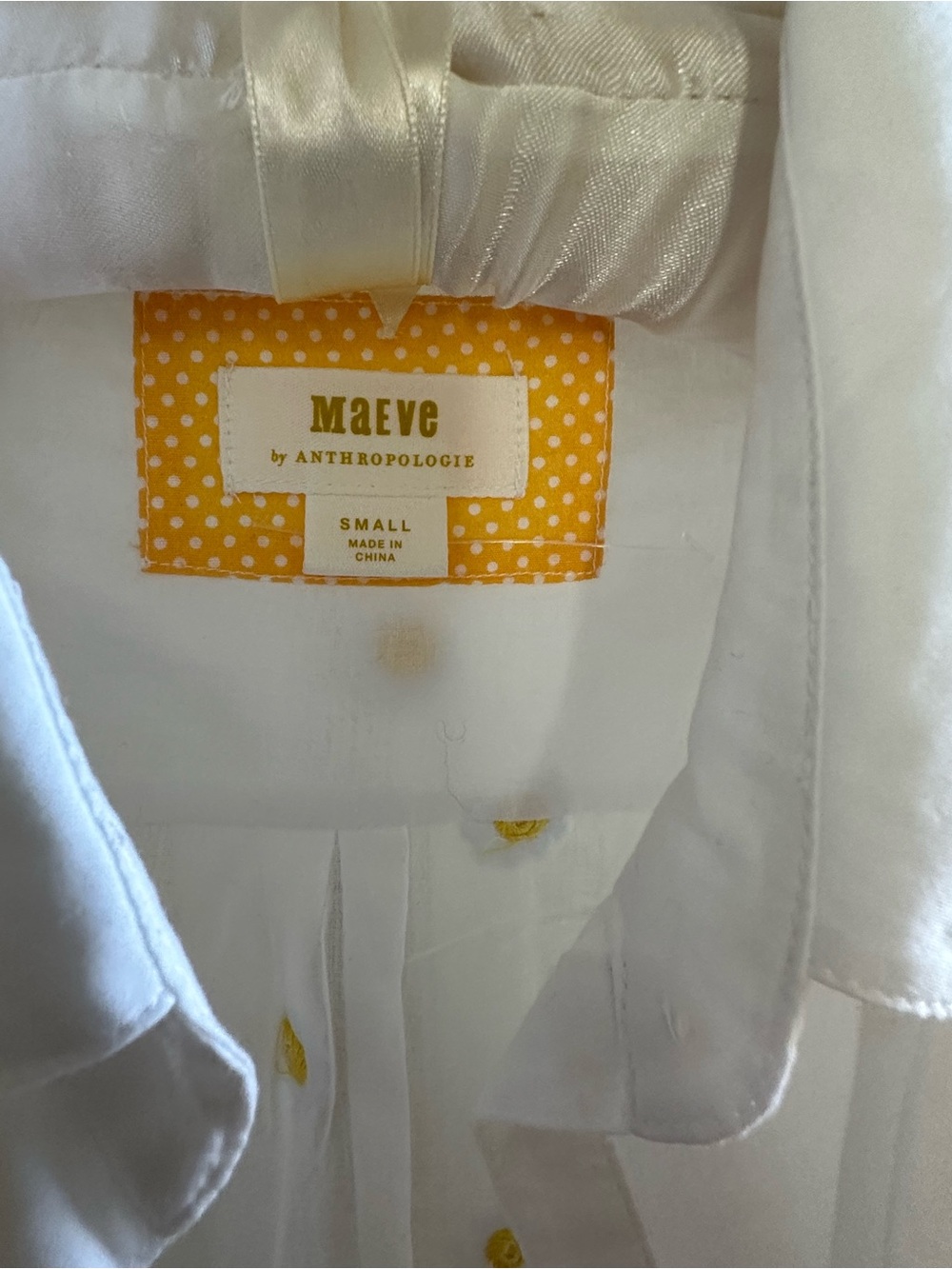 Anthropologie Maeve White Button-Down Shirt with Yellow Daisy Embroidery - Picture 2 of 6